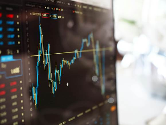 Image of a candlestick chart showing currency price fluctuations