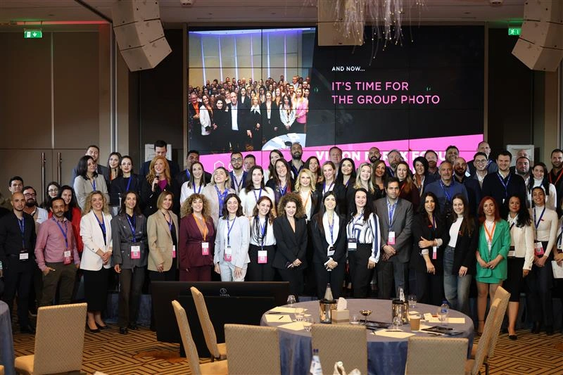 EC Markets team engaging with partners at forex industry event