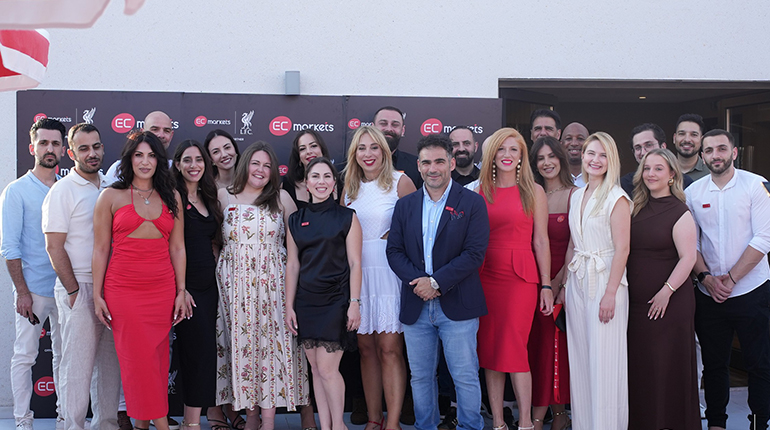 EC Markets presenta nuevo espacio en la azotea con fiesta exclusiva de networking