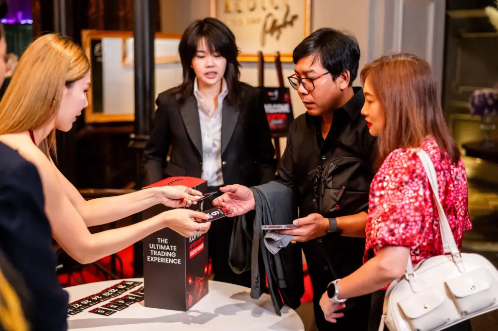 Guests arriving at the EC Markets KOP Run After Party in Bangkok