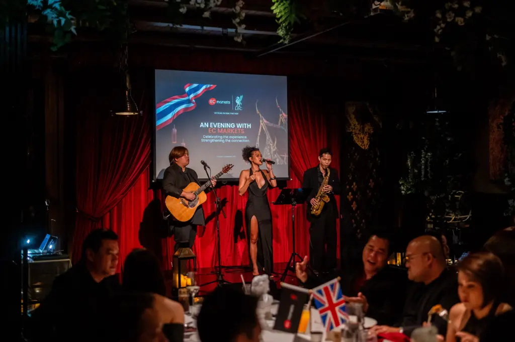 Live musicians performing at the EC Markets KOP Run After Party in Bangkokd.