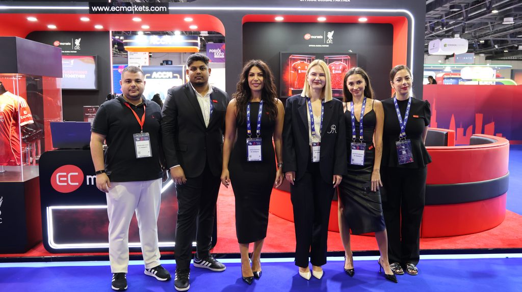 EC Markets team group photo at Forex Expo Dubai 2026