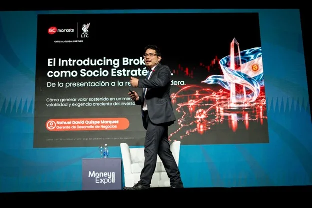 Nahuel David Quispe Marquez speaking at Money Expo Argentina 2026